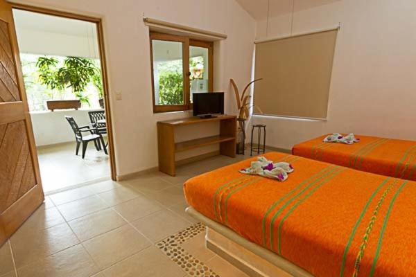 Villas Naomi Сиуатанехо Екстериор снимка